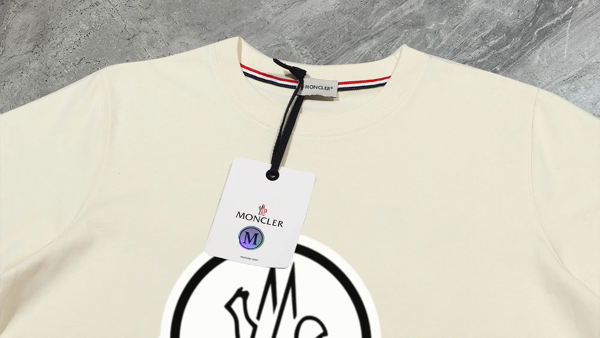 【 In Stock】 〖 𝐌𝐎𝐍𝐂𝐋𝐄𝐑~ 〗 440g ， 😎 ， ， Factory 2025 T ， ， Premium LOGO， Same Style ：Black White Size：S M L XL 2XL